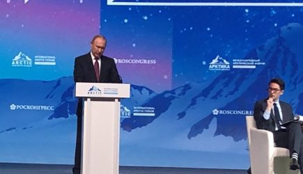 Путин назвал последствия падения цен на нефть для России и США