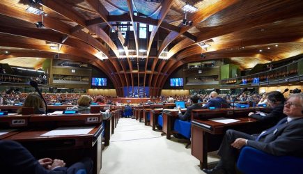 Экс-глава ОБСЕ посетовал на &laquo;клоунов&raquo; из украинской делегации в ПАСЕ