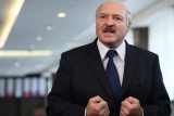 Лукашенко пожаловался на выкручивающую руки Россию