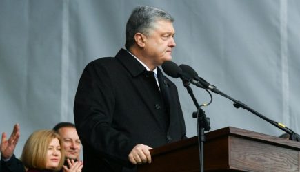 Разведенца Порошенко выковыривают с Украины