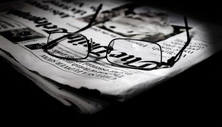 Ученые рассказали, как понимание работы СМИ влияет на веру в теории заговора