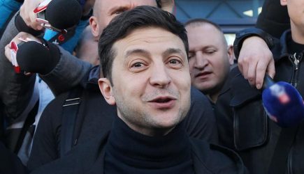 Дезертир-уголовник: украинцам раскроют всю правду о Зеленском