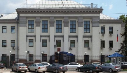 ЧП с высоковольтным кабелем произошло у посольства России в Киеве