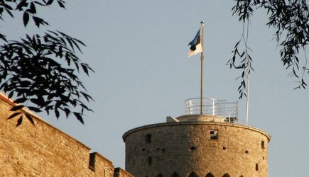 Эстонию осудили за попытку дружбы с Россией