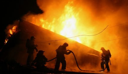 «У нас свой Нотр-Дам»: Огненная стихия поглотила Забайкалье, счет оставшихся без жилья идет на сотни