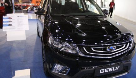 Автоэксперт рассказал, как сбить цену при покупке машины в салоне