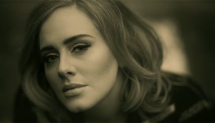 Певица Адель развелась после двух лет брака