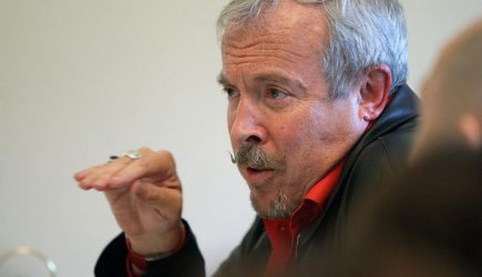 &laquo;Гоблин&raquo; Пучков объяснил ситуацию Макаревичу, назвавшему Зеленского чертом из табакерки