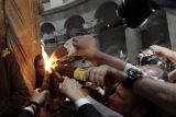 Благодатный огонь сошел в Иерусалиме