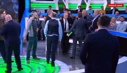 Изгнанный из эфира НТВ эксперт попытался оправдаться за нацистское приветствие