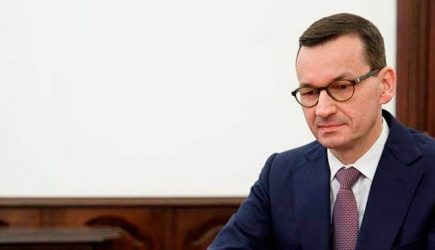 Премьер Польши отказал российским детям в воде и еде