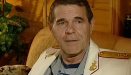 Концертный директор Алексея Булдакова не подтвердил смерть актера