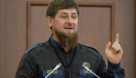 КАДЫРОВ &mdash; ЗЕЛЕНСКОМУ: НАМ ЧУЖОГО НЕ НАДО, НО И СВОЕГО НИКОМУ НЕ ОТДАДИМ!