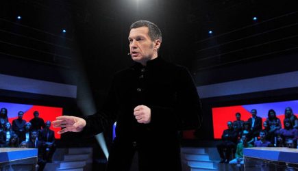 Соловьев жестко отреагировал на слова киевского эксперта, поставившего Украину выше России.