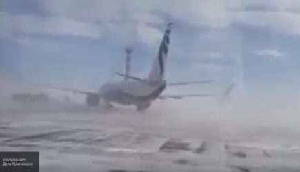 Севший в Норильске пассажирский «Боинг» выкатился за пределы ВПП