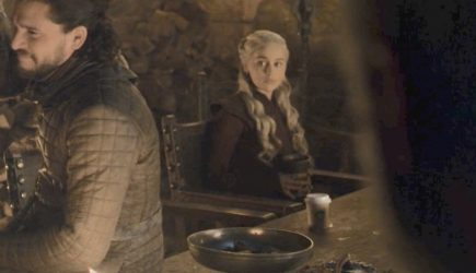 Создатели &laquo;Игры престолов&raquo; объяснили появление в кадре стакана Starbucks