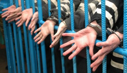 «Дружные» посадки: по делу о грязной нефти начались аресты