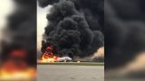 Неизвестный залез в горящий Superjet по трапу, чтобы спасти человека