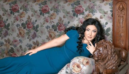 Размер назначенной пенсии приятно удивил певицу Лолиту