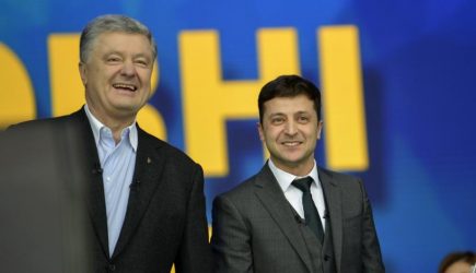 Конституционный переворот: Порошенко нашел управу на Зеленского