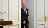 «На руках носил»: Путин рассказал о помощи соседке