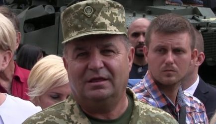 СМИ: министр обороны Украины &laquo;атаковал&raquo; Кремль в фотошопе