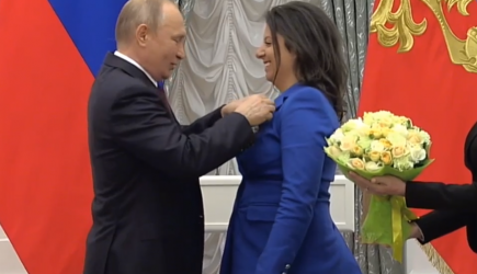 Путин вручил государственную награду Маргарите Симоньян
