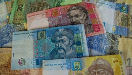 Требованием дефолта Коломойский «очищает поле» для Зеленского и своих интересов