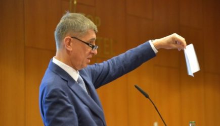 В самолете премьера Чехии Андрея Бабиша началась стрельба