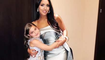 О чем должна помнить дочь нефтяного магната Алсу, когда называет россиян гиенами