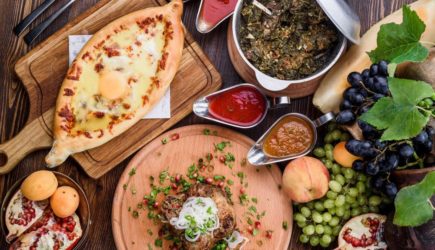 Журналист из России поел в &laquo;антироссийском&raquo; кафе в Тбилиси