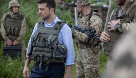 Зеленский сообщил о новом решении урегулирования конфликта в Донбассе