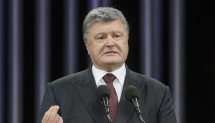 «Отыгранный материал»: Порошенко закатил истерику после удара в спину от Зеленского