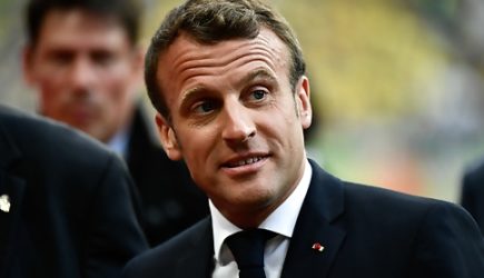 «Дядя, ты дурак?»: Слова президента Франции возмутили Россию