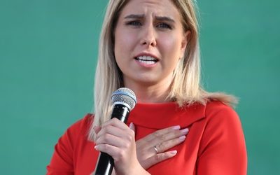 Появилось видео нападения Соболь на полицейских