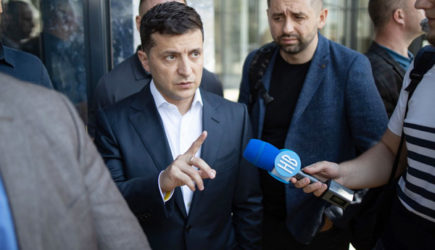 Зеленский отказался разговаривать с конкурентами