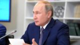 Путин пошутил о пожарах перед пострадавшими от наводнения сибиряками