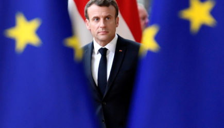 Макрон назвал ошибкой возвращение России в G7