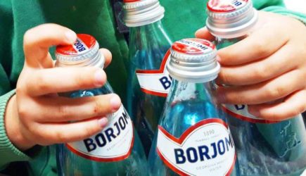 Пообещавшему мочиться в &laquo;Боржоми&raquo; экс-гендиректору &laquo;Рустави 2&raquo; предъявили обвинения