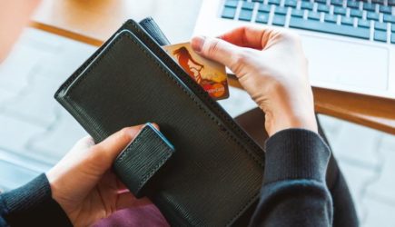 Россиян лишат доступа к банковским счетам без предупреждения