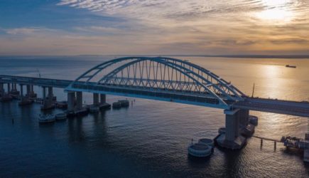Новая атака: украинцы заблокировали Крымский мост