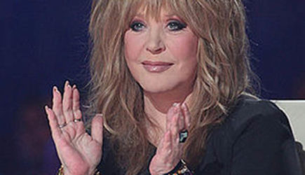 Дочка Пугачевой и Галкина показала свой портрет, нарисованный матерью