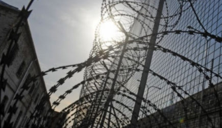 Школьника отправили в колонию за поджог сверстницы на проспекте Науки