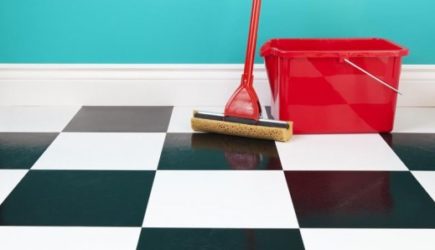 Почему нельзя мыть полы вечером