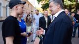 Порошенко напросился на свадьбу к освобожденному моряку