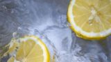 Кому нельзя пить воду с лимоном