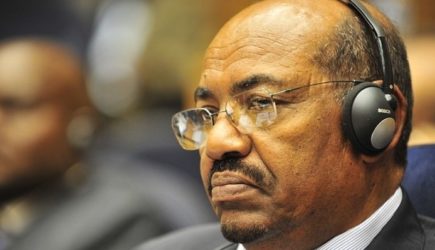 Свергнутый президент Судана приговорен к двум годам тюрьмы