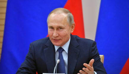 Путин отказался вводить в России понятия &laquo;родитель №1&raquo; и &laquo;родитель №2&raquo;