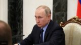 Путин призвал следить за официальной информацией по коронавирусной инфекции