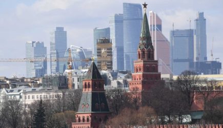 Спасибо коронавирусу: в Кремле заявили об отмене санкций